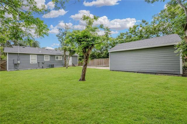 1046 Chamberlain St, Corpus Christi, TX 78404