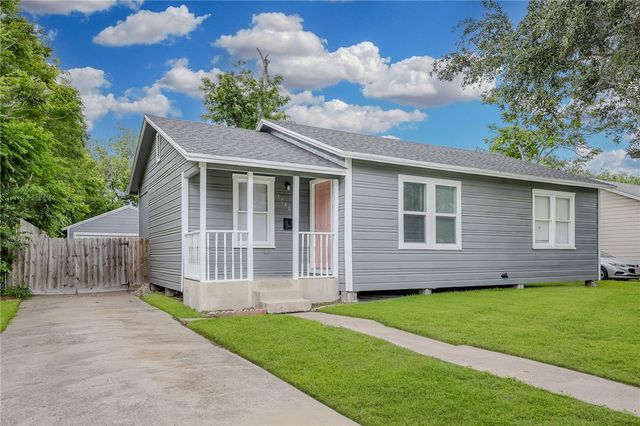 1046 Chamberlain St, Corpus Christi, TX 78404