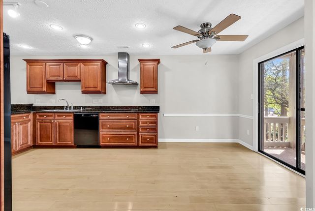 404 72nd Ave N Apt 206, Myrtle Beach, SC 29572