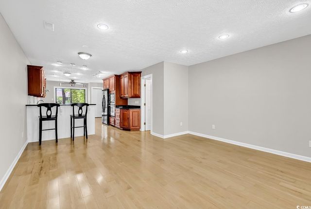 404 72nd Ave N Apt 206, Myrtle Beach, SC 29572