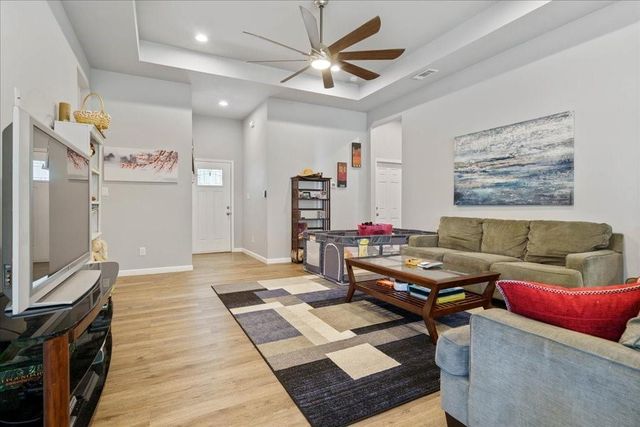 306 Songwood DR, Spicewood, TX 78669