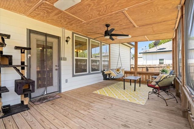 306 Songwood DR, Spicewood, TX 78669