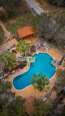 306 Songwood DR, Spicewood, TX 78669