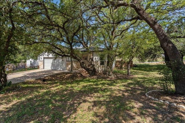 306 Songwood DR, Spicewood, TX 78669