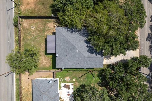306 Songwood DR, Spicewood, TX 78669
