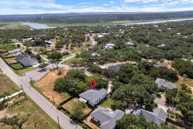 306 Songwood DR, Spicewood, TX 78669