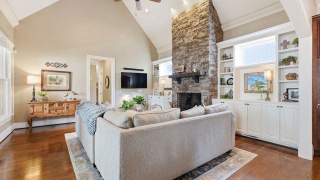 3833 Somers Ln, Thompsons Station, TN 37179