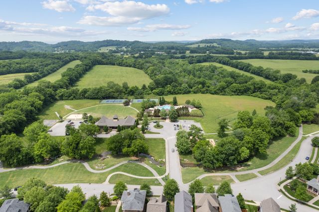 3833 Somers Ln, Thompsons Station, TN 37179