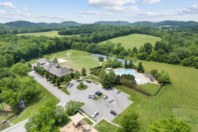 3833 Somers Ln, Thompsons Station, TN 37179