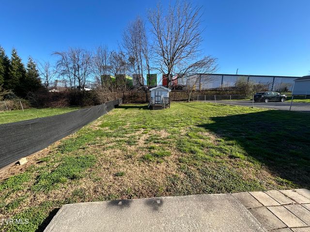 2330 East Side Avenue, Johnson City, TN 37601