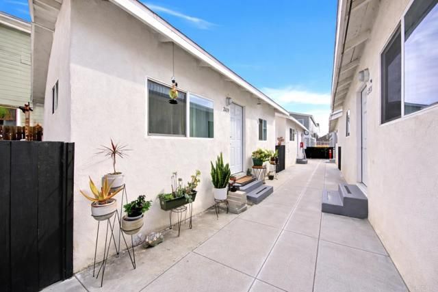 2411 L Street, San Diego, CA 92102