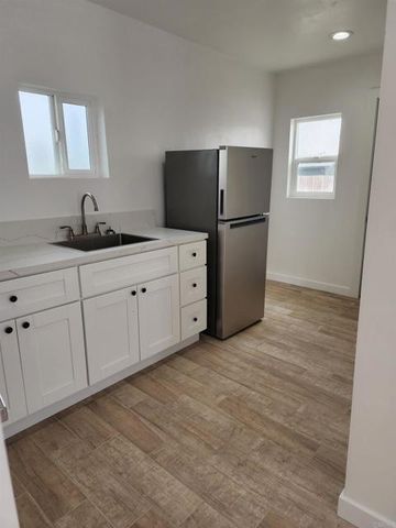 2411 L Street, San Diego, CA 92102