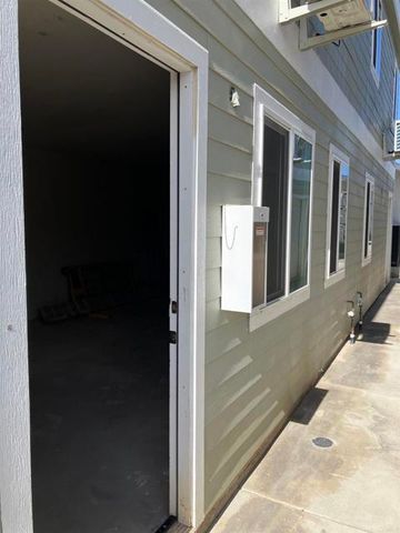 2411 L Street, San Diego, CA 92102