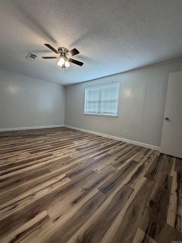 303 N Lemon Street, Beebe, AR 72012