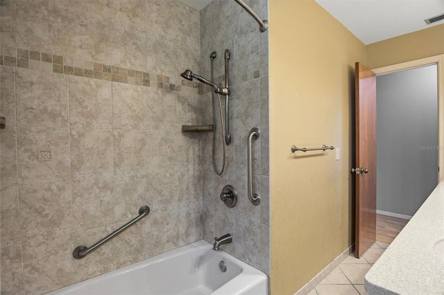 105 SOUTH COURT, Auburndale, FL 33823