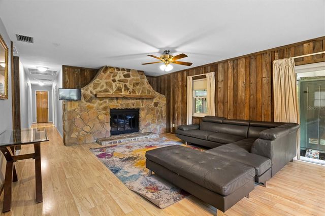 105 SOUTH COURT, Auburndale, FL 33823