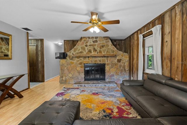 105 SOUTH COURT, Auburndale, FL 33823