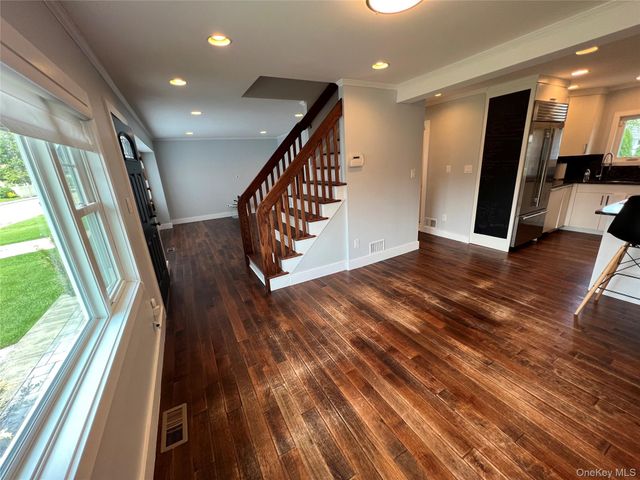 43 Crescent Street, Hicksville, NY 11801
