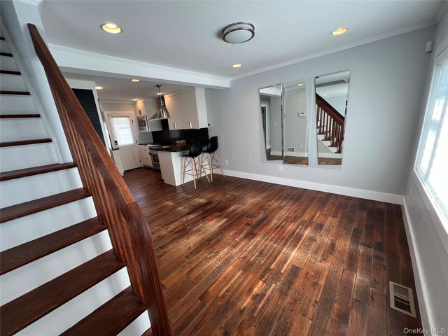 43 Crescent Street, Hicksville, NY 11801