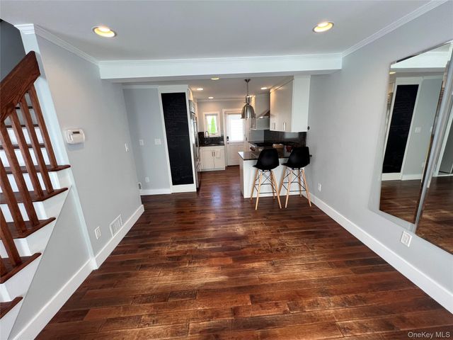 43 Crescent Street, Hicksville, NY 11801