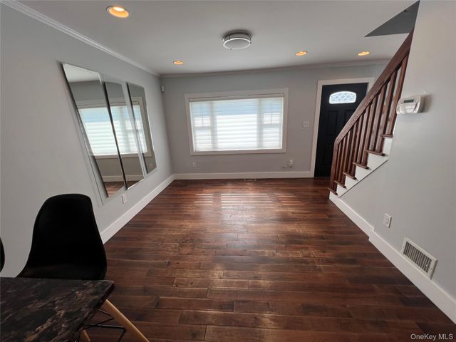 43 Crescent Street, Hicksville, NY 11801