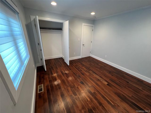43 Crescent Street, Hicksville, NY 11801