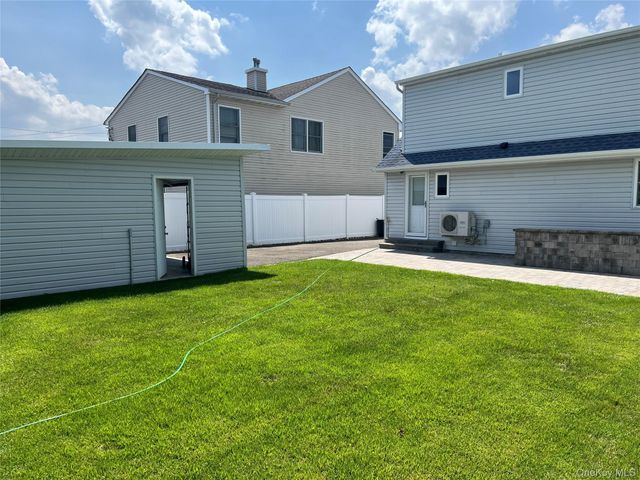 43 Crescent Street, Hicksville, NY 11801