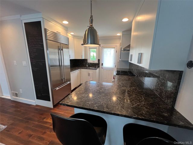 43 Crescent Street, Hicksville, NY 11801