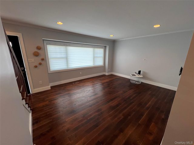 43 Crescent Street, Hicksville, NY 11801
