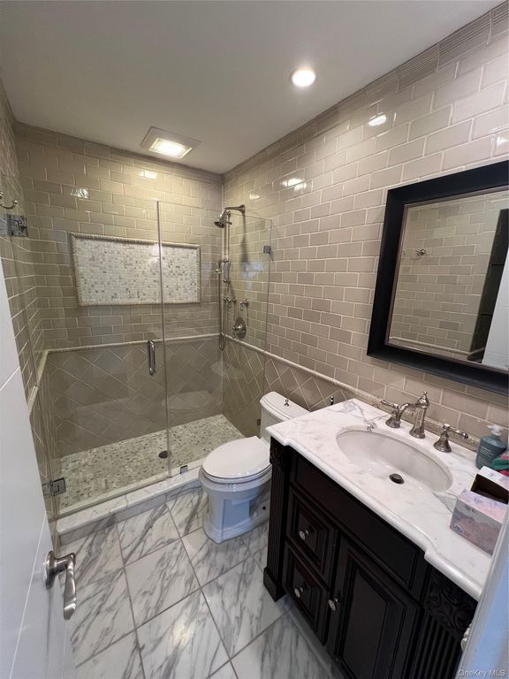 43 Crescent Street, Hicksville, NY 11801 — photo 5