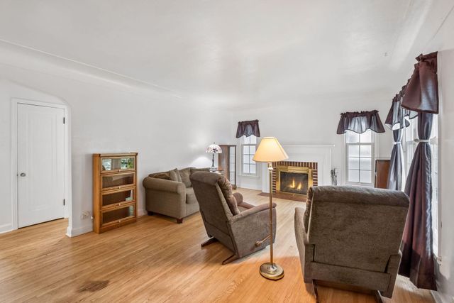671 Como Avenue, Saint Paul, MN 55103