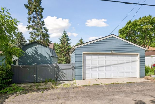 671 Como Avenue, Saint Paul, MN 55103