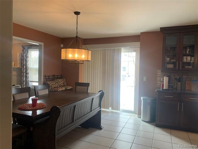 48711 Cross Creek Drive, Macomb, MI 48044