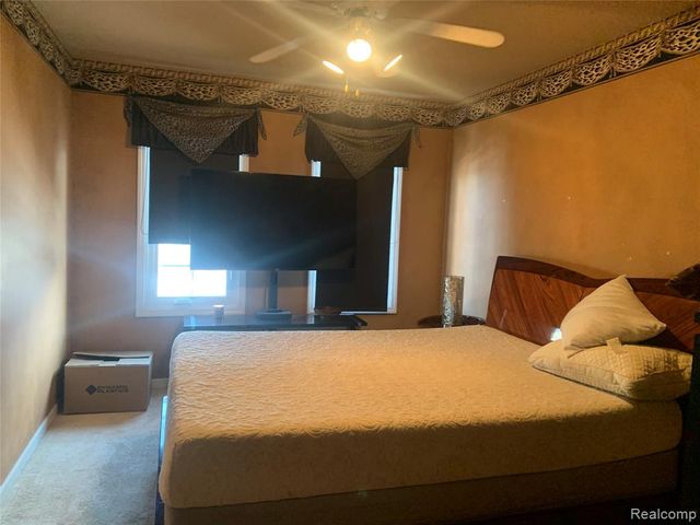 48711 Cross Creek Drive, Macomb, MI 48044