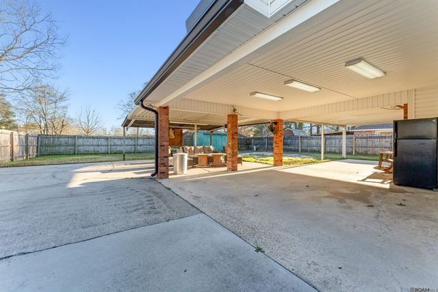 11232 Eva Mae Ct, Baton Rouge, LA 70818