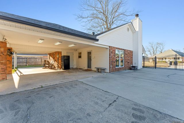 11232 Eva Mae Ct, Baton Rouge, LA 70818