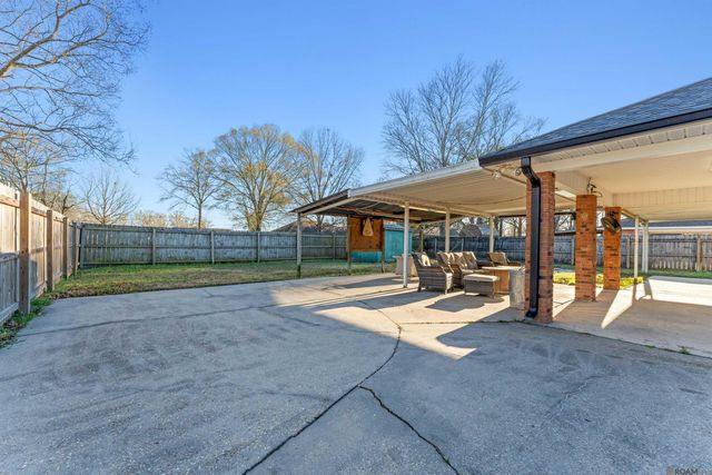 11232 Eva Mae Ct, Baton Rouge, LA 70818