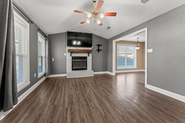 11232 Eva Mae Ct, Baton Rouge, LA 70818