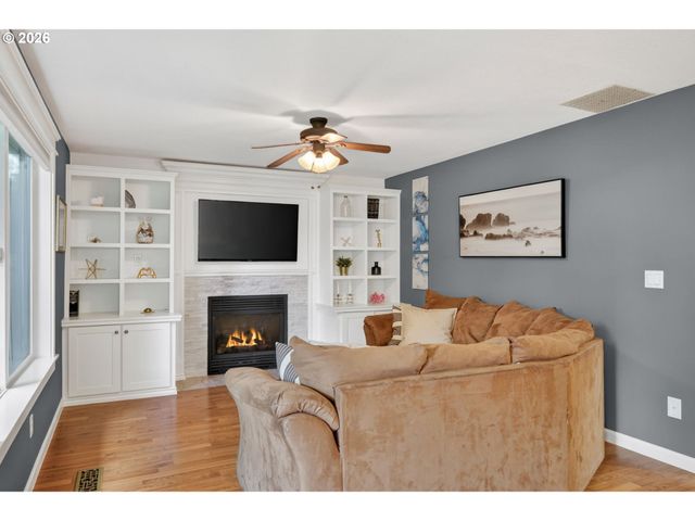 205 Ne MILNE Rd, Hillsboro, OR 97124