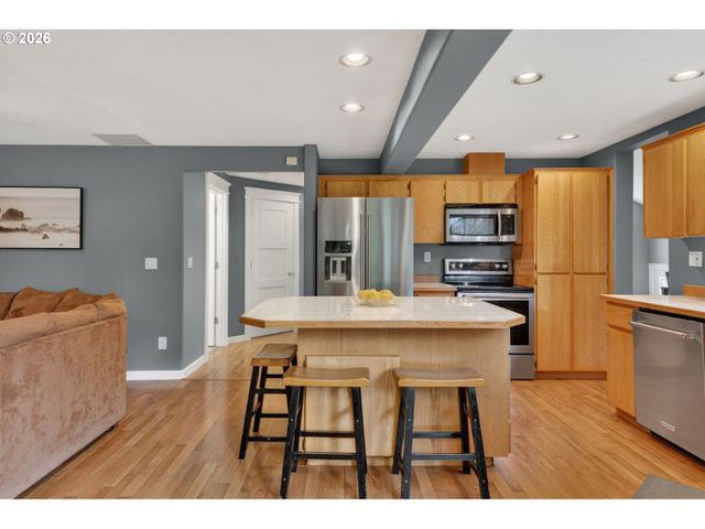 205 Ne MILNE Rd, Hillsboro, OR 97124