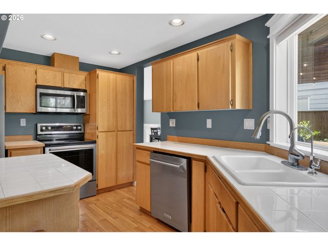 205 Ne MILNE Rd, Hillsboro, OR 97124