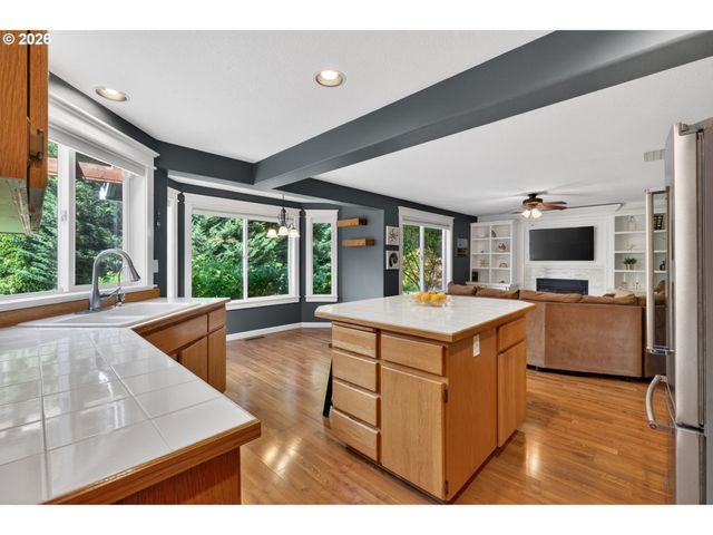 205 Ne MILNE Rd, Hillsboro, OR 97124