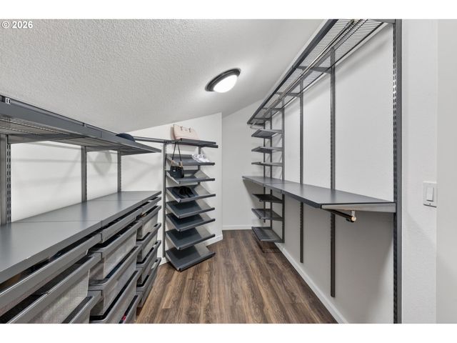 205 Ne MILNE Rd, Hillsboro, OR 97124