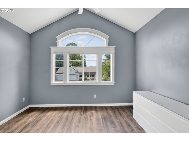 205 Ne MILNE Rd, Hillsboro, OR 97124