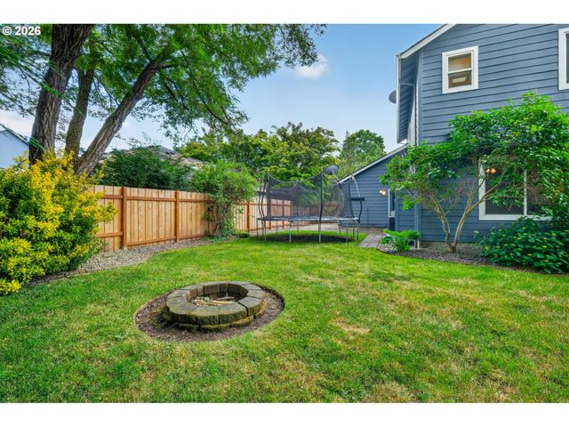 205 Ne MILNE Rd, Hillsboro, OR 97124