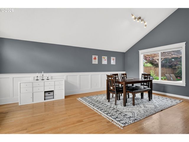 205 Ne MILNE Rd, Hillsboro, OR 97124