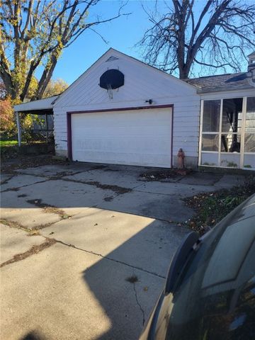 974 Hadley Dr, Sharon, PA 16146