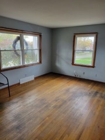 974 Hadley Dr, Sharon, PA 16146