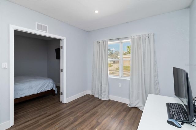 6950 29TH TERRACE N, St Petersburg, FL 33710