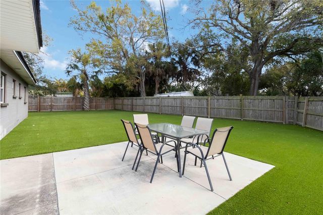 6950 29TH TERRACE N, St Petersburg, FL 33710